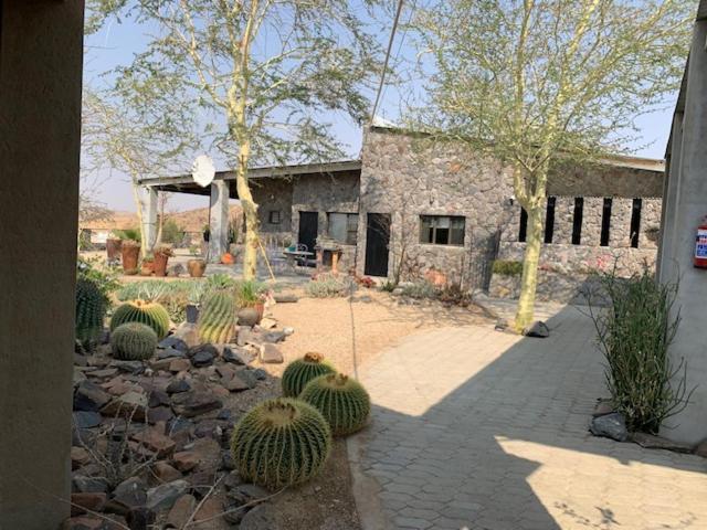 3 Aloes Guesthouse Uis Eksteriør billede